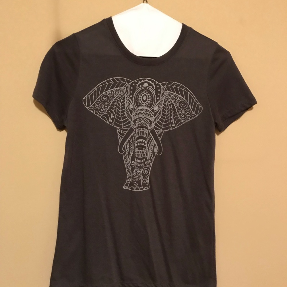 NWOT—Gray t-shirt